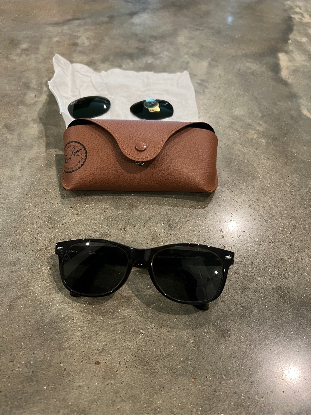 Ray-Ban brown pattern Sunglasses with Brown Case